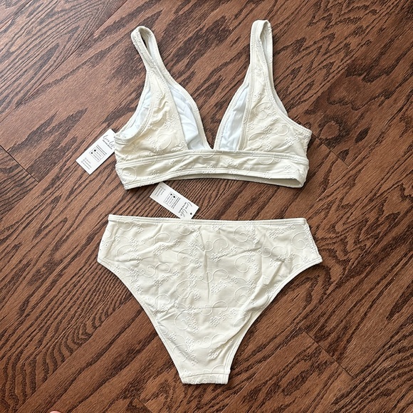 Swept Away Texture Banded Top & Mid Rise Hipster bikini set - Picture 3 of 8